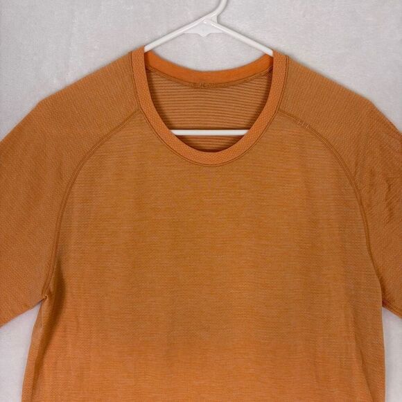 Lululemon Orange Men’s Workout Short Sleeve Top Size Medium - Picture 2 of 10